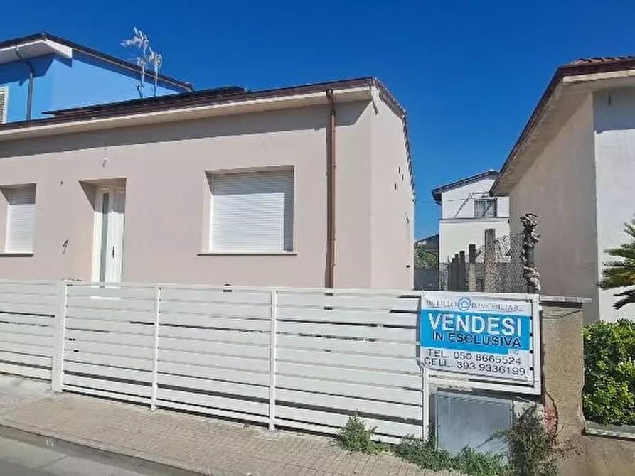 casa indipendente in vendita a Cascina in zona Casciavola