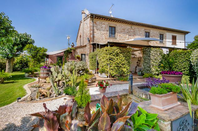 casa indipendente in vendita a Cascina in zona San Giorgio