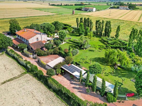 casa indipendente in vendita a Cascina in zona San Giorgio