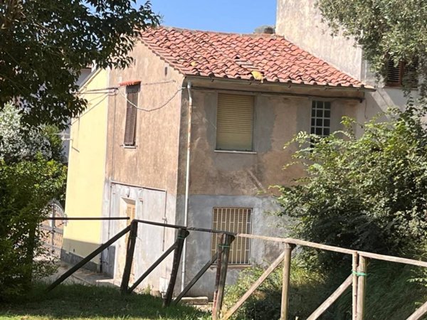 casa indipendente in vendita a Cascina in zona Navacchio