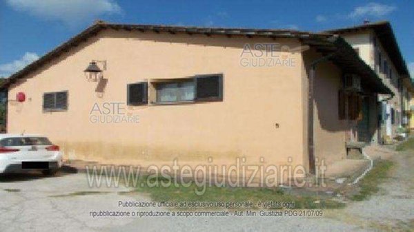 locale di sgombero in vendita a Cascina in zona Visignano