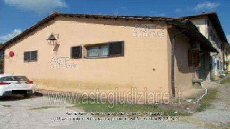 locale di sgombero in vendita a Cascina in zona Visignano
