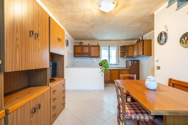 casa indipendente in vendita a Cascina in zona Marciana