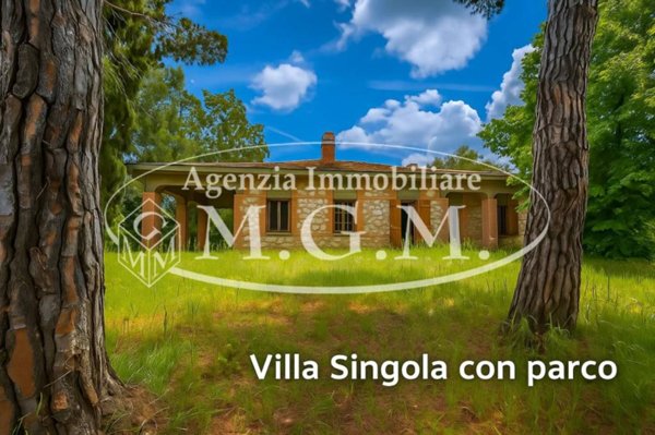 casa indipendente in vendita a Cascina