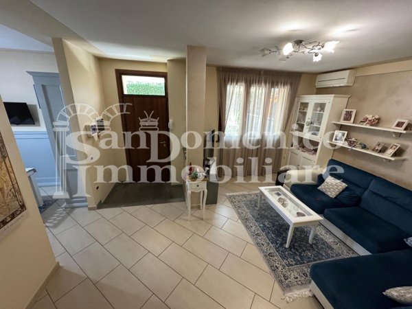casa indipendente in vendita a Cascina in zona Navacchio