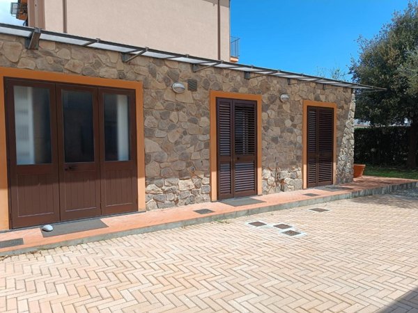 casale in vendita a Cascina