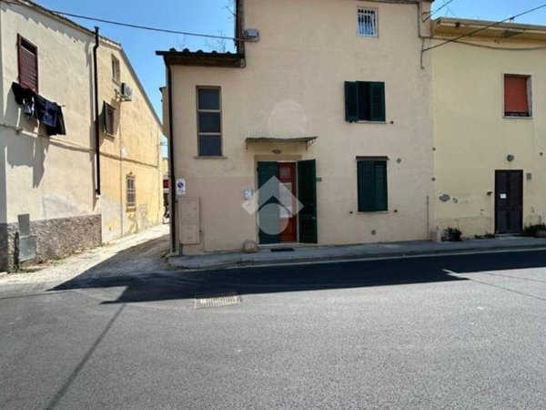 casa indipendente in vendita a Cascina in zona Navacchio