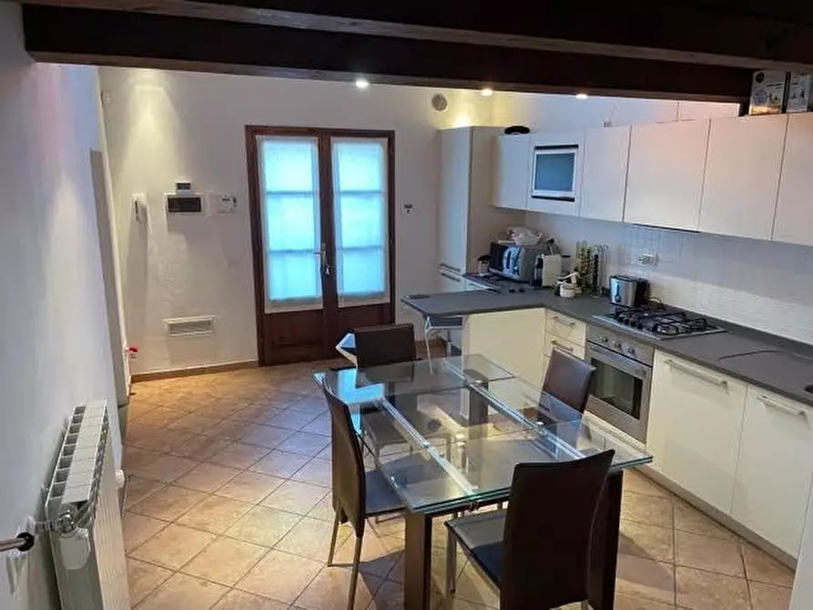 casa indipendente in vendita a Cascina in zona Navacchio