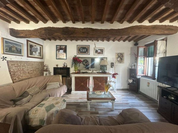 casale in vendita a Cascina