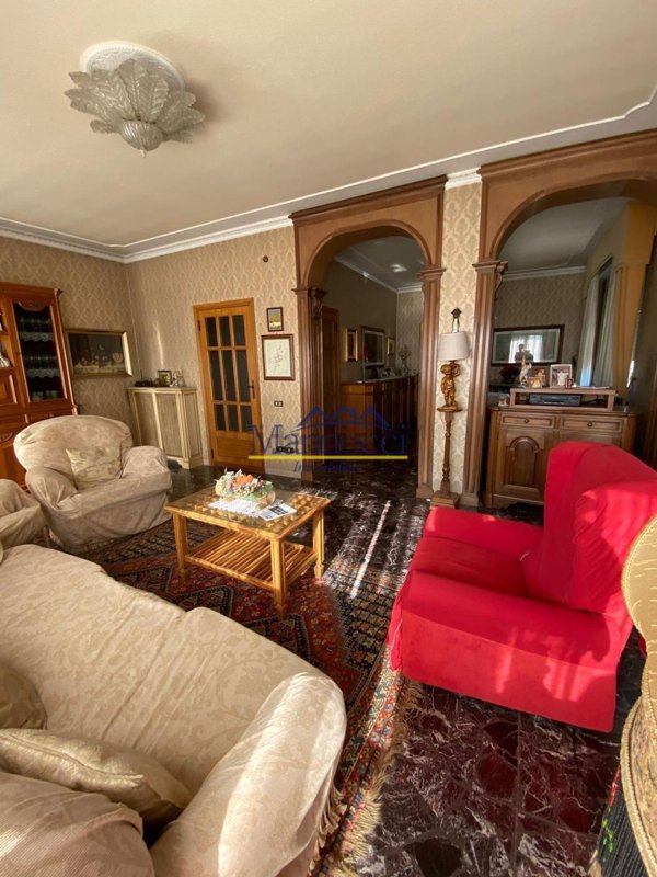 casa indipendente in vendita a Cascina