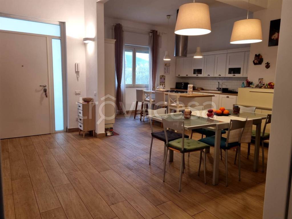 appartamento in vendita a Cascina