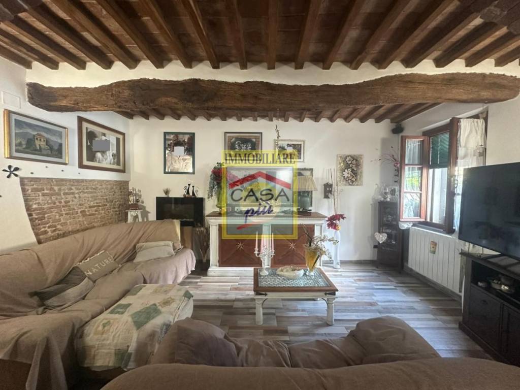 casa indipendente in vendita a Cascina in zona Navacchio