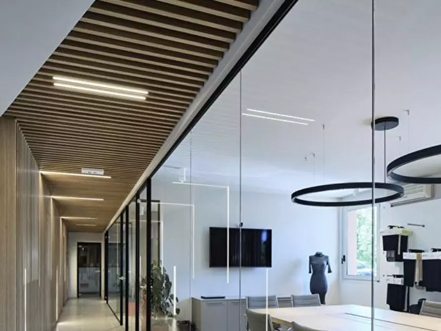 ufficio in vendita a Cascina in zona Titignano