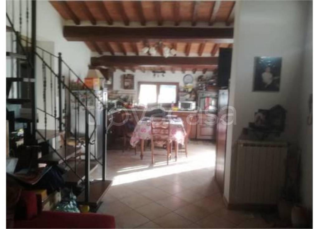 appartamento in vendita a Cascina in zona Latignano