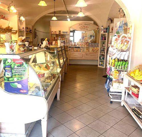 casale in vendita a Cascina