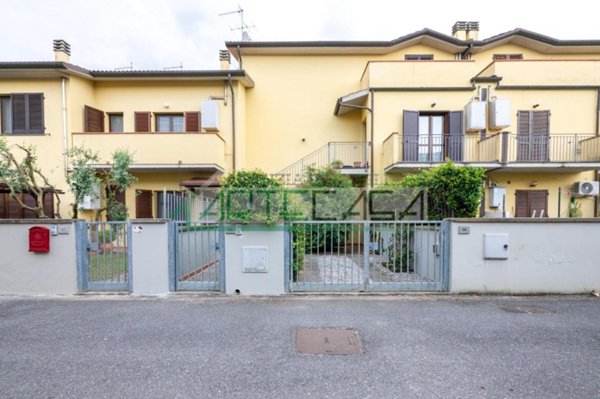 appartamento in vendita a Cascina in zona Visignano