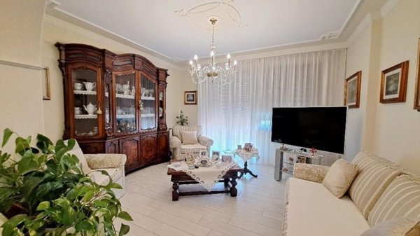 casale in vendita a Cascina in zona Titignano