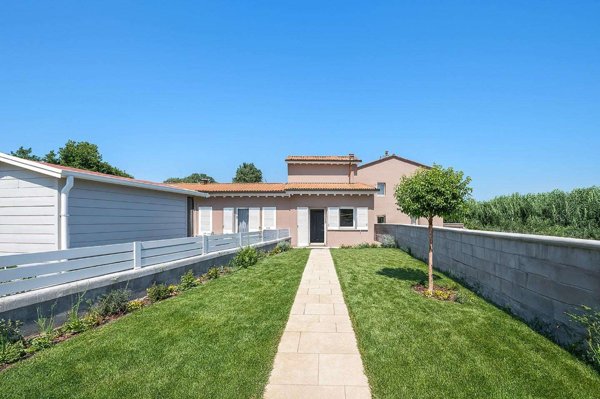 casa indipendente in vendita a Cascina in zona San Giorgio