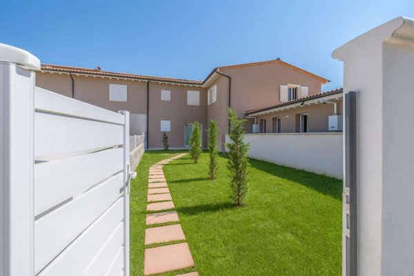 casa indipendente in vendita a Cascina in zona San Giorgio