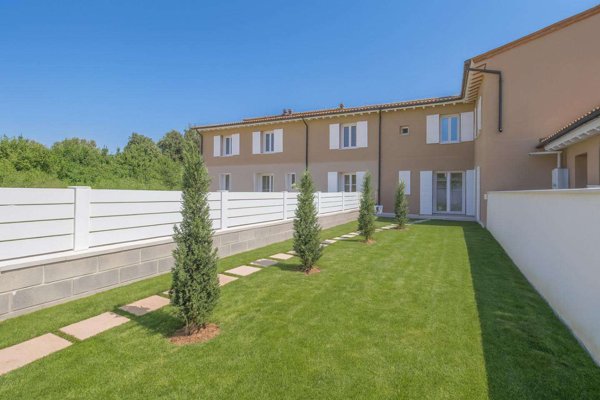 casa indipendente in vendita a Cascina in zona San Giorgio