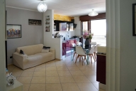 casale in vendita a Cascina