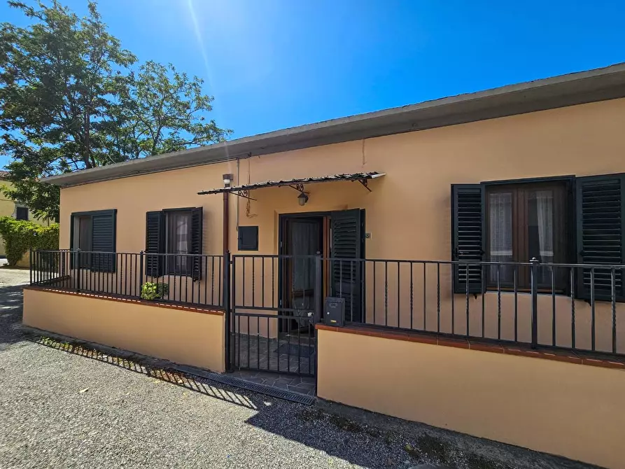 casa indipendente in vendita a Cascina in zona Navacchio