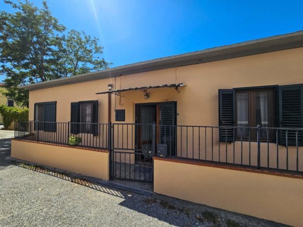 casa indipendente in vendita a Cascina in zona Navacchio