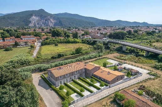 casa indipendente in vendita a Cascina in zona San Giorgio