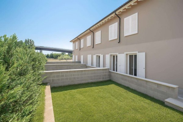 casa indipendente in vendita a Cascina in zona San Giorgio