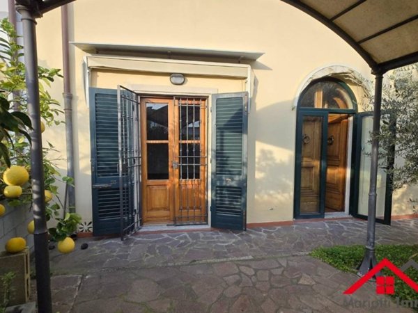 casa indipendente in vendita a Cascina in zona Navacchio