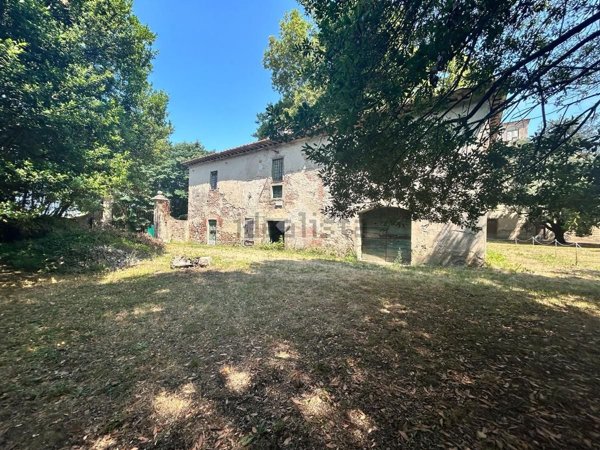 casa indipendente in vendita a Cascina in zona Navacchio