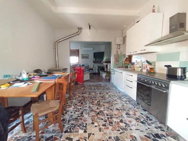 casa indipendente in vendita a Cascina