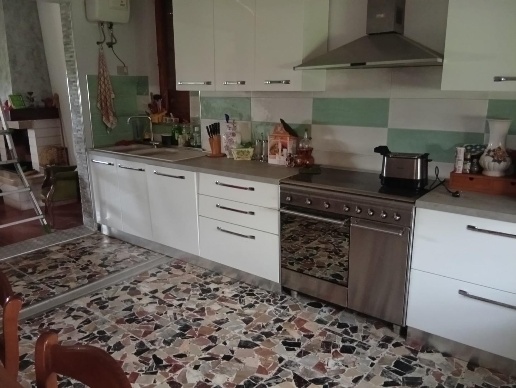 casa indipendente in vendita a Cascina