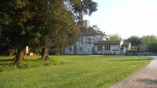 casa indipendente in vendita a Cascina in zona Navacchio