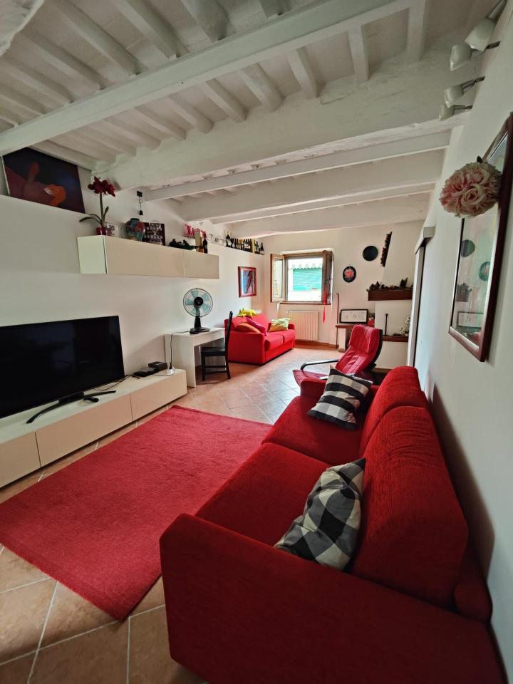 casa indipendente in vendita a Cascina