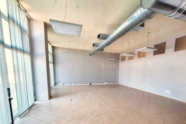casale in vendita a Cascina