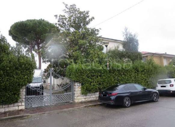 casa indipendente in vendita a Cascina in zona San Casciano