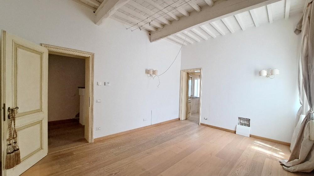 appartamento in vendita a Cascina in zona San Lorenzo a Pagnatico