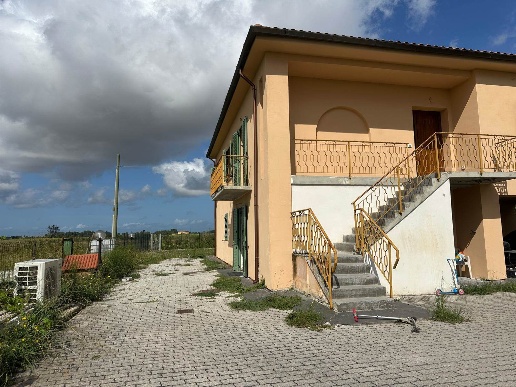 casa indipendente in vendita a Cascina in zona San Casciano
