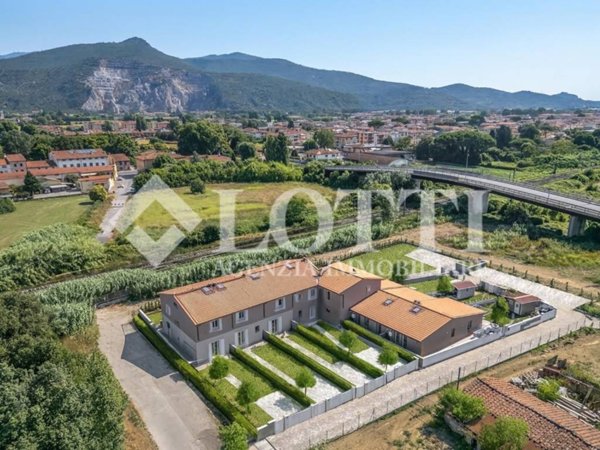 casa indipendente in vendita a Cascina in zona San Lorenzo a Pagnatico