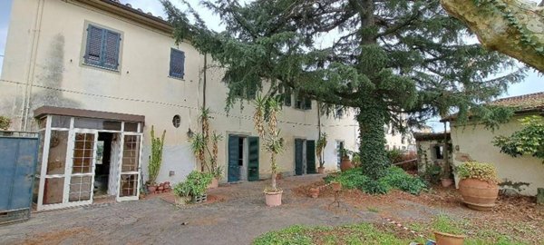 casale in vendita a Cascina in zona Navacchio