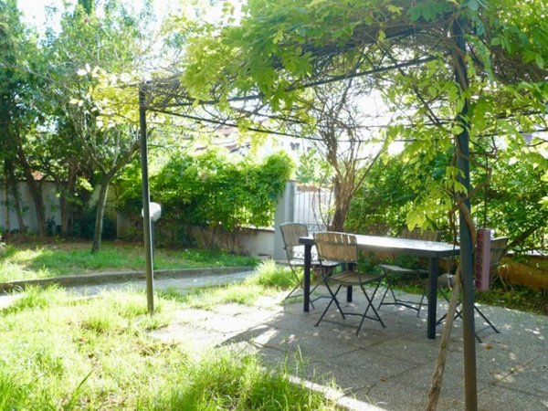 casa indipendente in vendita a Cascina