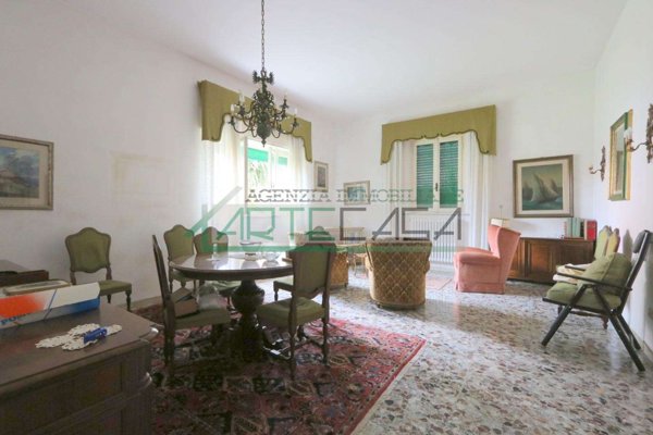 casa indipendente in vendita a Cascina