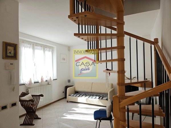 casale in vendita a Cascina in zona Navacchio