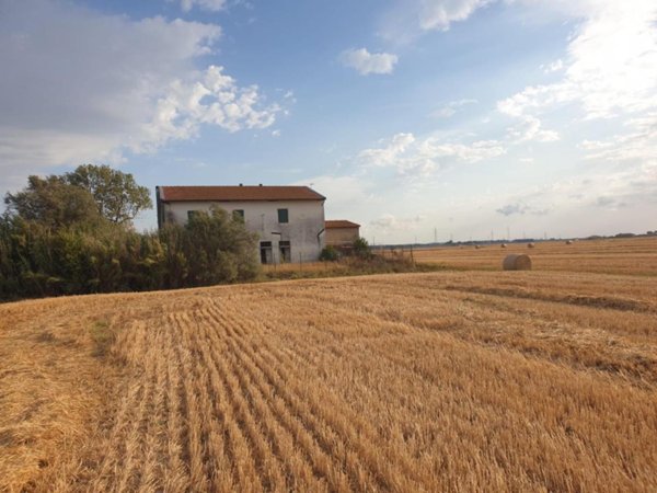 casale in vendita a Cascina