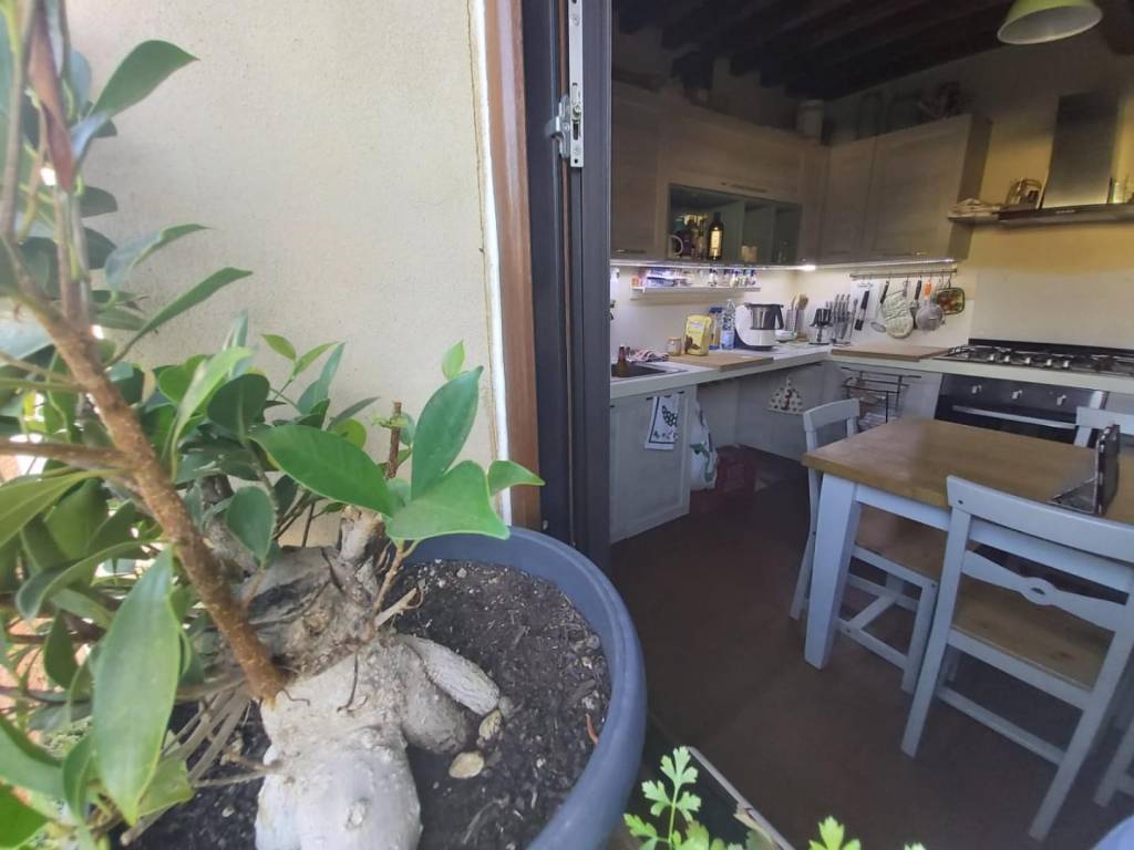 casa indipendente in vendita a Cascina