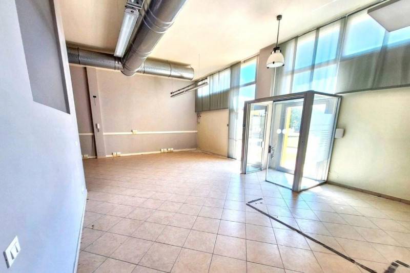 casale in vendita a Cascina