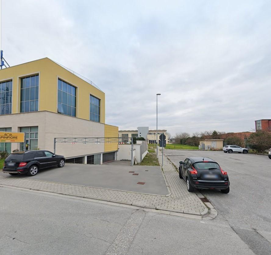 casale in vendita a Cascina