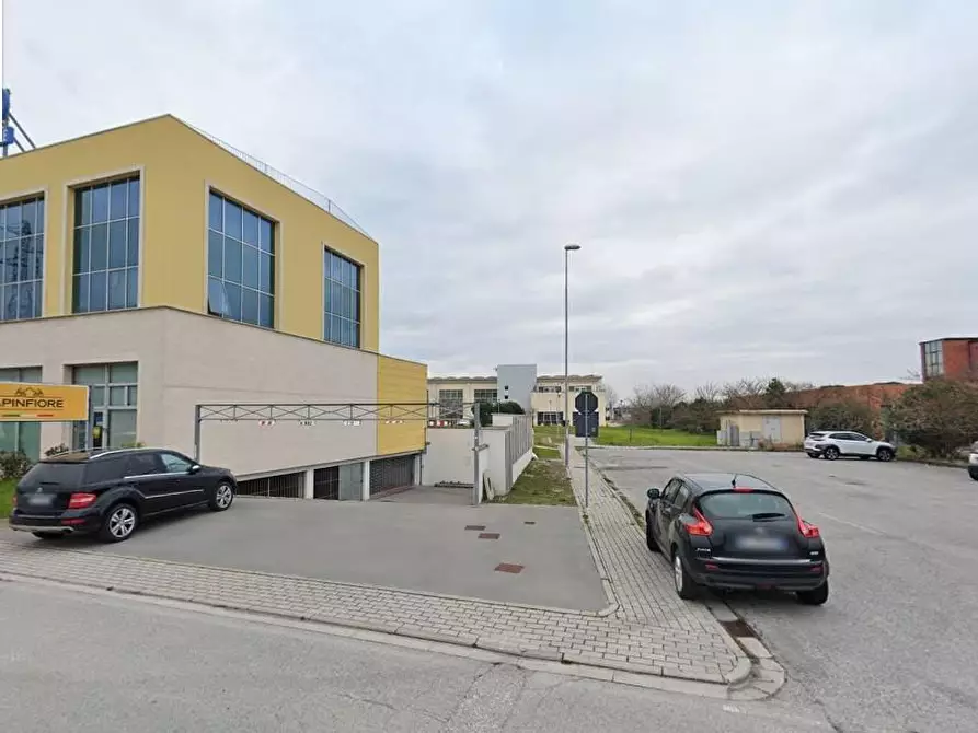 casale in vendita a Cascina