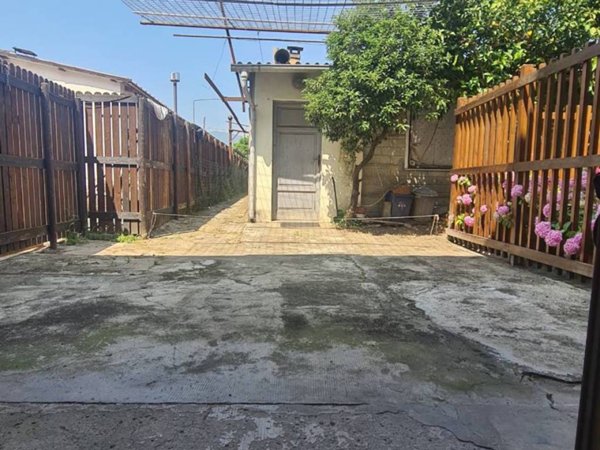 casa indipendente in vendita a Cascina